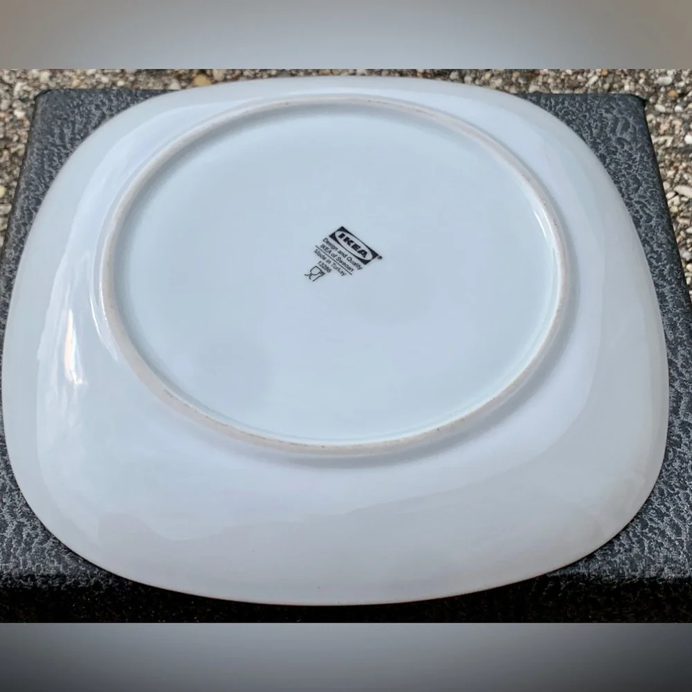 Discontinued White IKEA VARDERA 13286 Soft Angle Square Dinner Plate Replacement